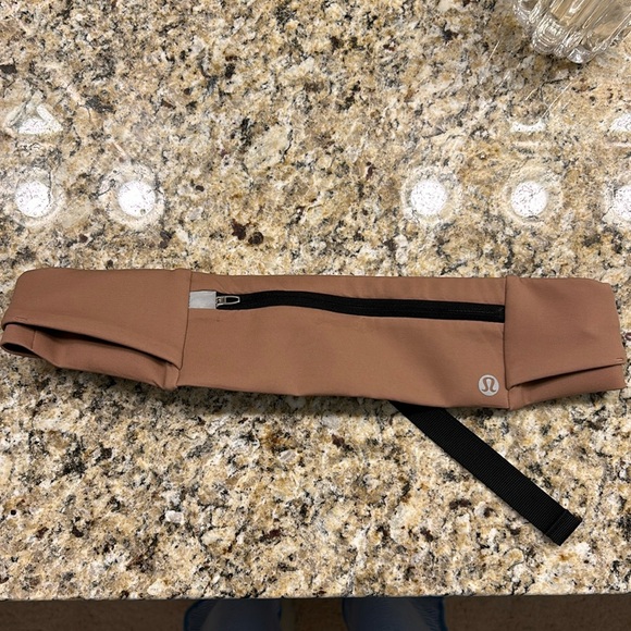 Lululemon Running Belt Bag - Picture 4 of 4